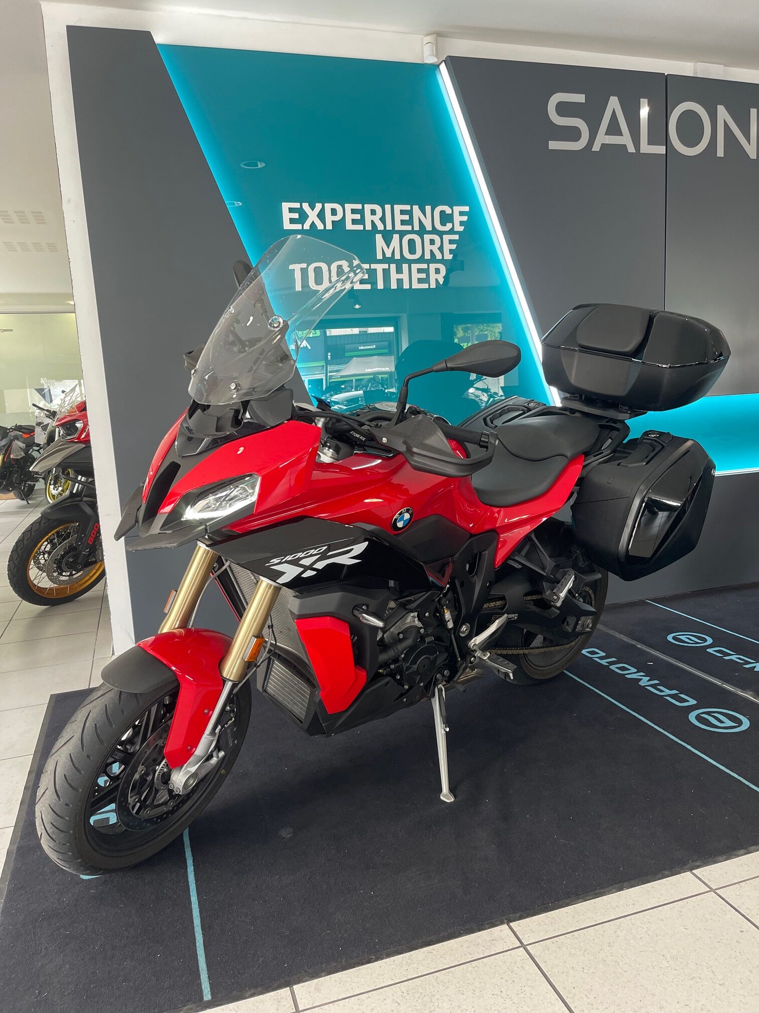 Lire la suite à propos de l’article BMW S1000XR