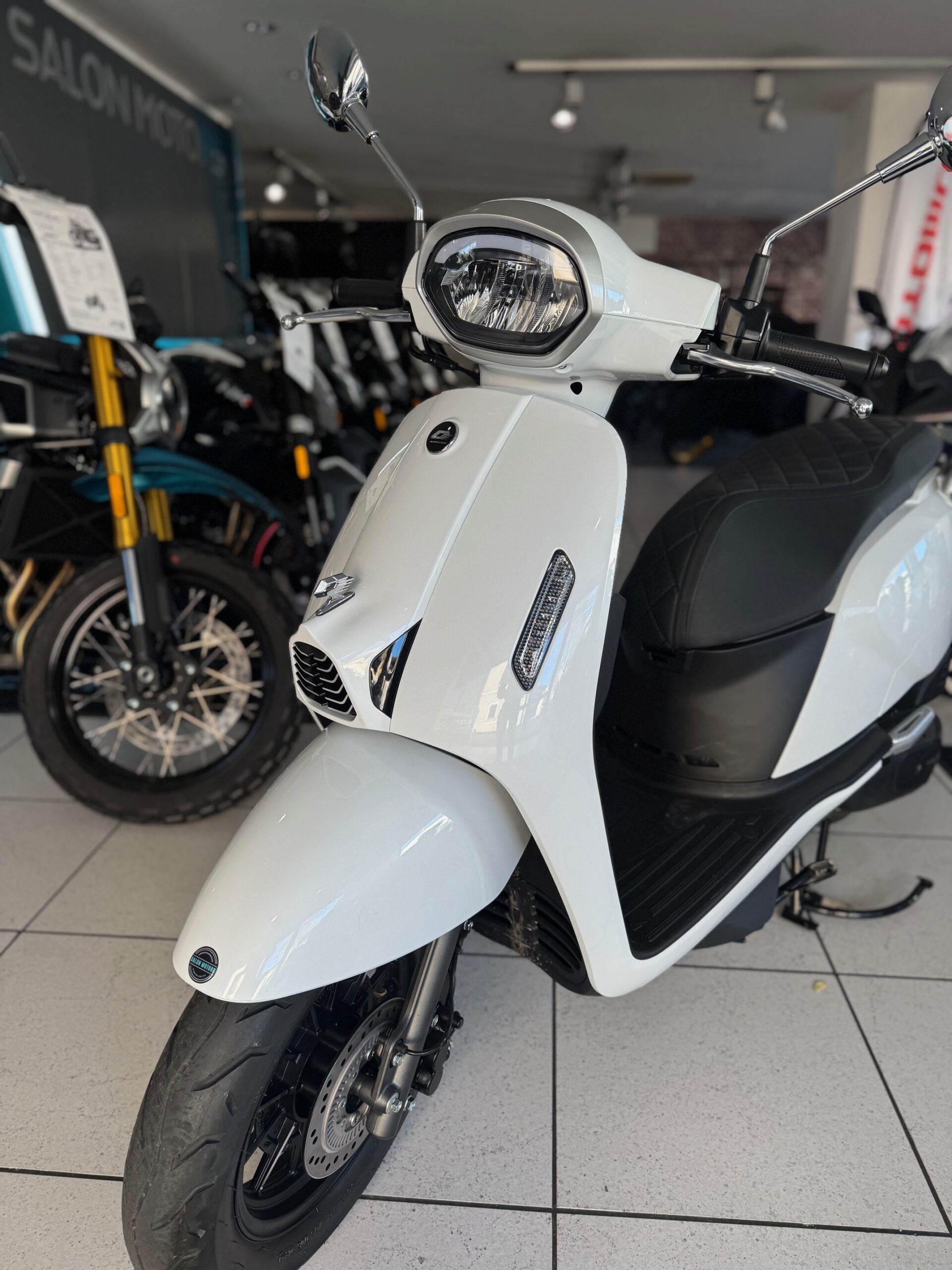 Lire la suite à propos de l’article QJ MOTOR 125 LTR